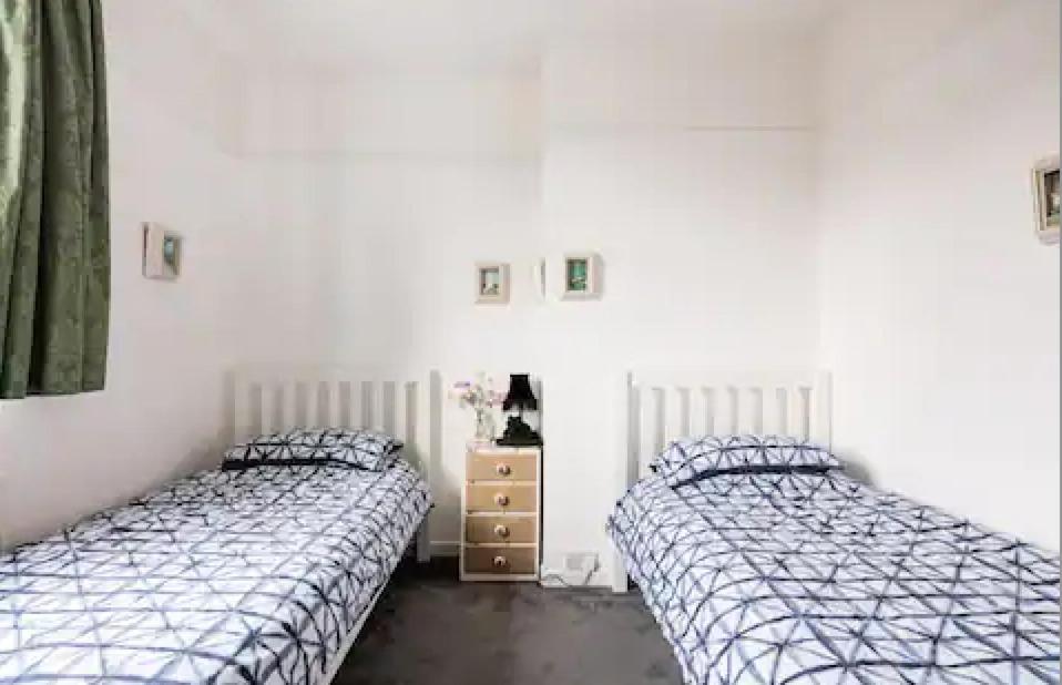 Lovely Three Bedroomed House, Parking 2 Cars London Luaran gambar