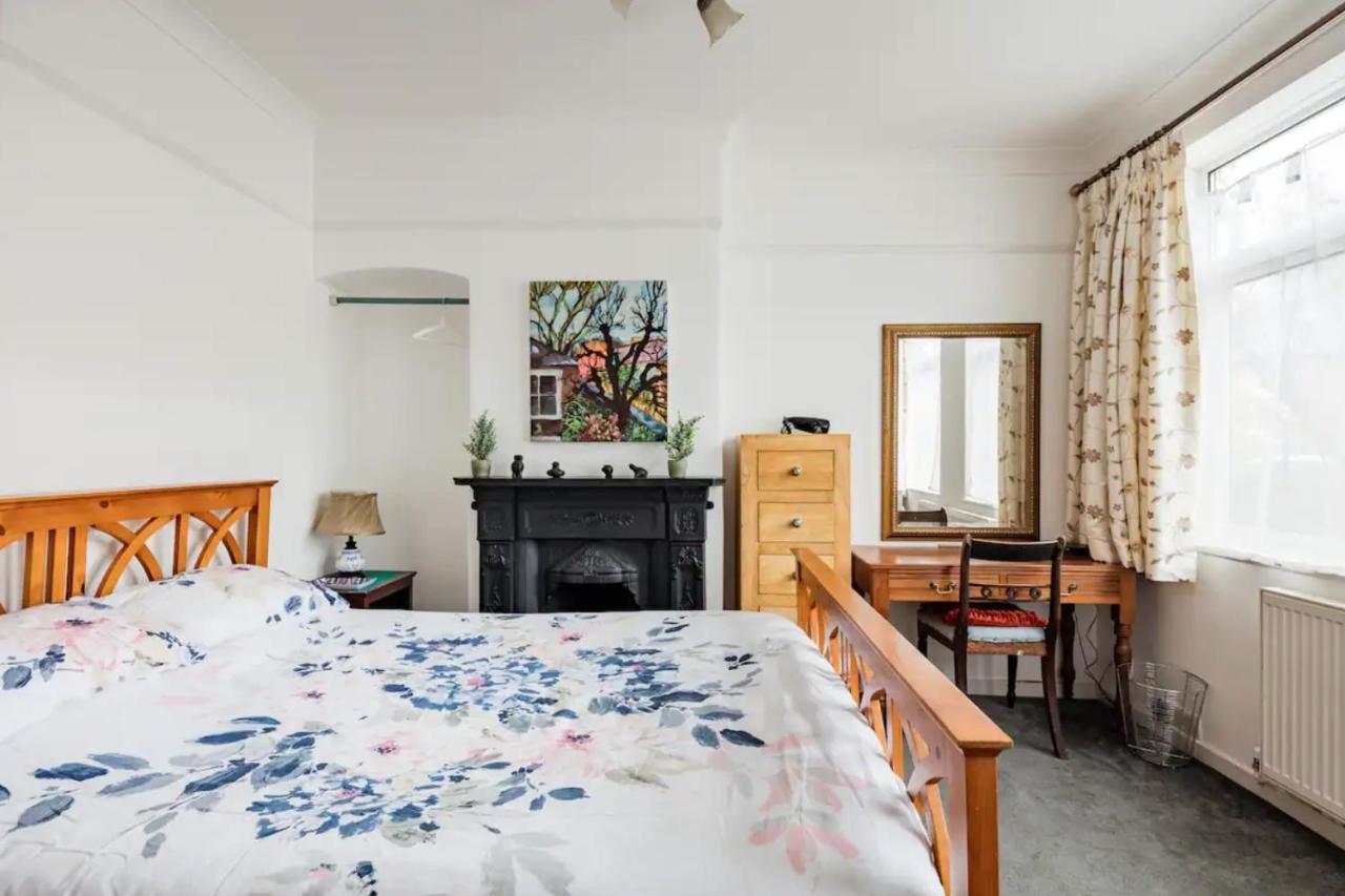Lovely Three Bedroomed House, Parking 2 Cars London Luaran gambar