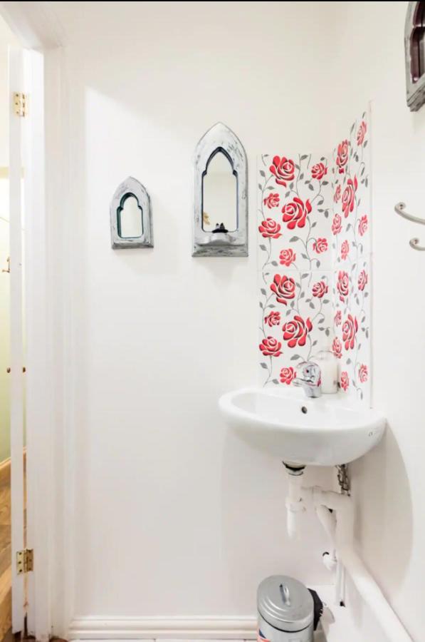 Lovely Three Bedroomed House, Parking 2 Cars London Luaran gambar