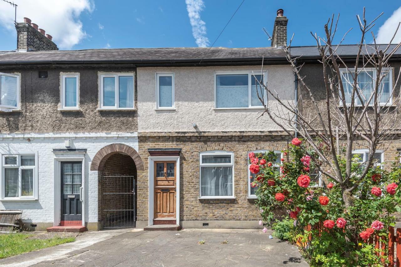 Lovely Three Bedroomed House, Parking 2 Cars London Luaran gambar