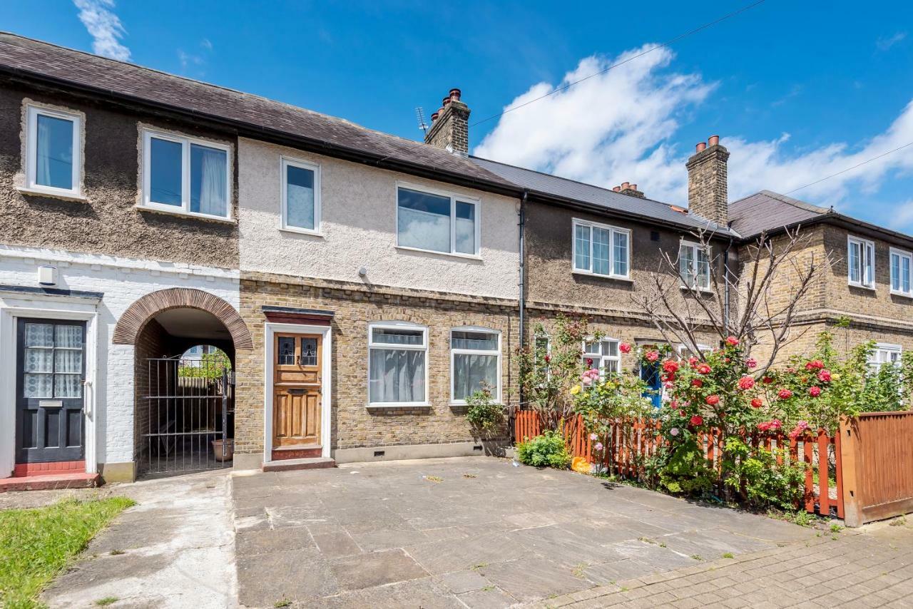 Lovely Three Bedroomed House, Parking 2 Cars London Luaran gambar